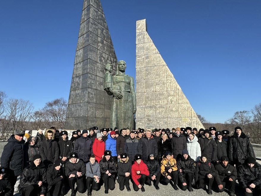 В Находке почтили память погибших моряков и рыбаков