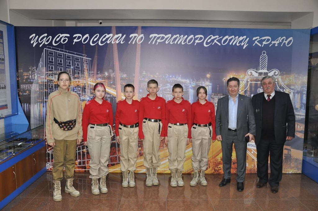 Находкинские школьники посетили музей ФСБ