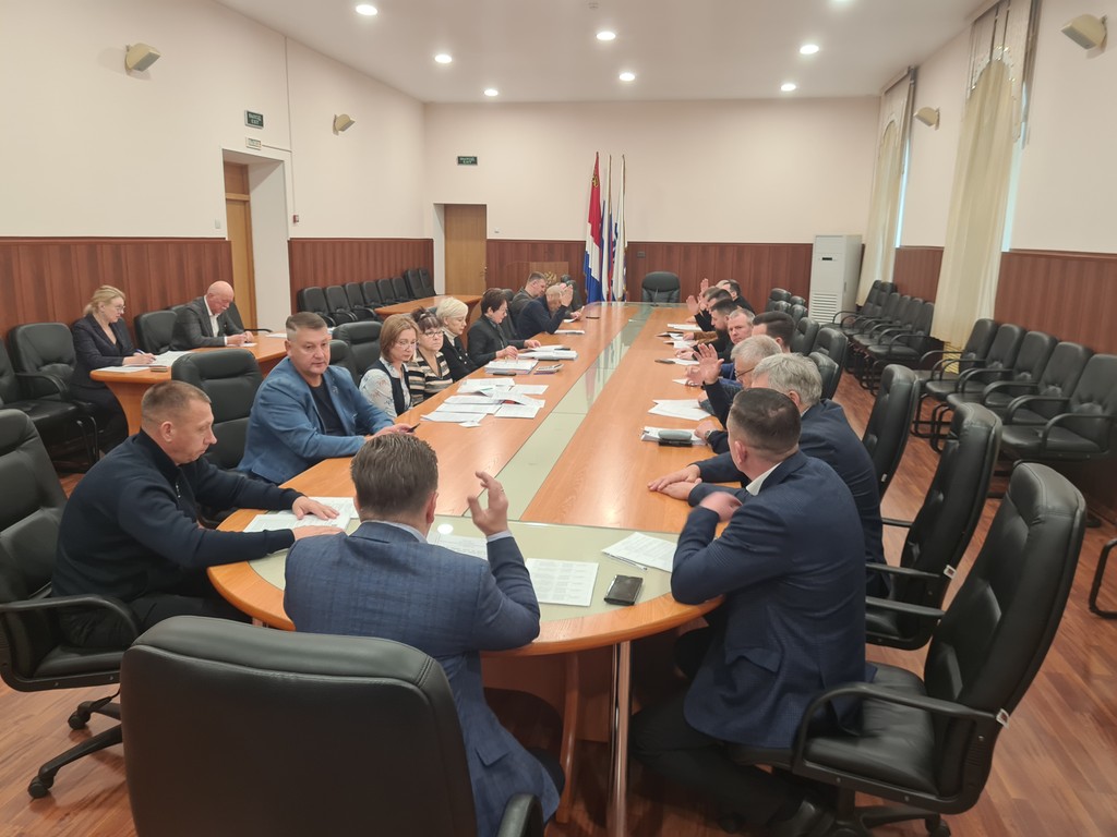 Актуальные вопросы в преддверии ноябрьского заседания Думы рассмотрены на этой неделе постоянными депутатскими комиссиями