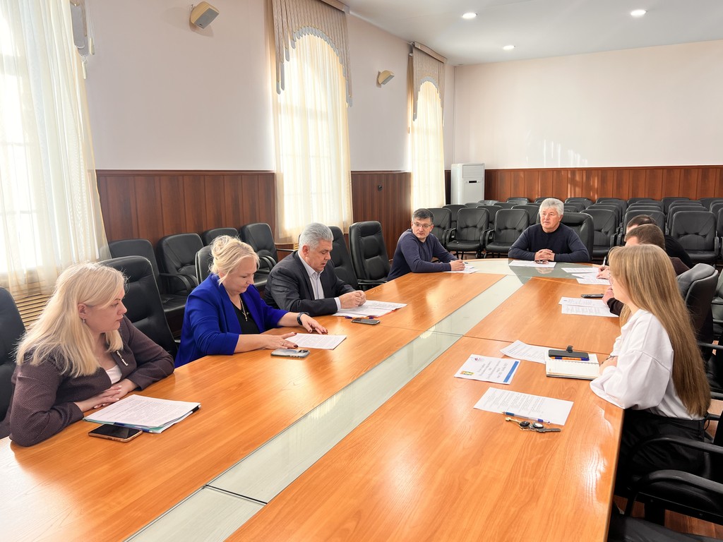 Заседания постоянных депутатских комиссий состоялись в Думе Заседания постоянных депутатских комиссий состоялись в Думе