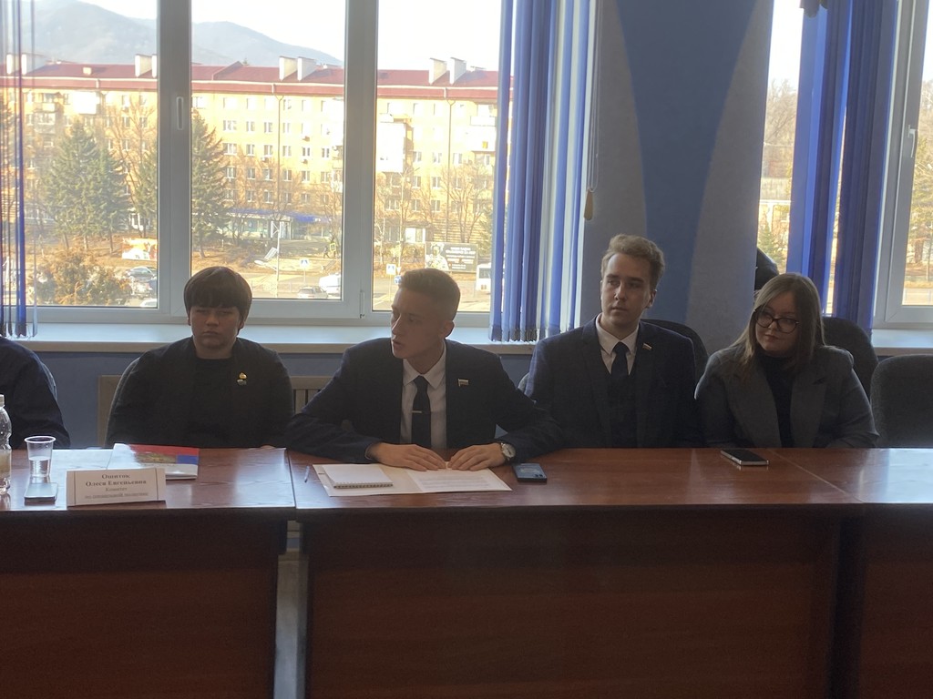 Молодежный парламент Находки встретился с коллегами