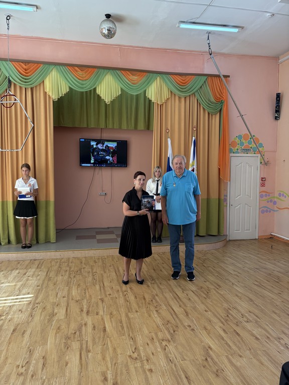 Торжественная передача наград