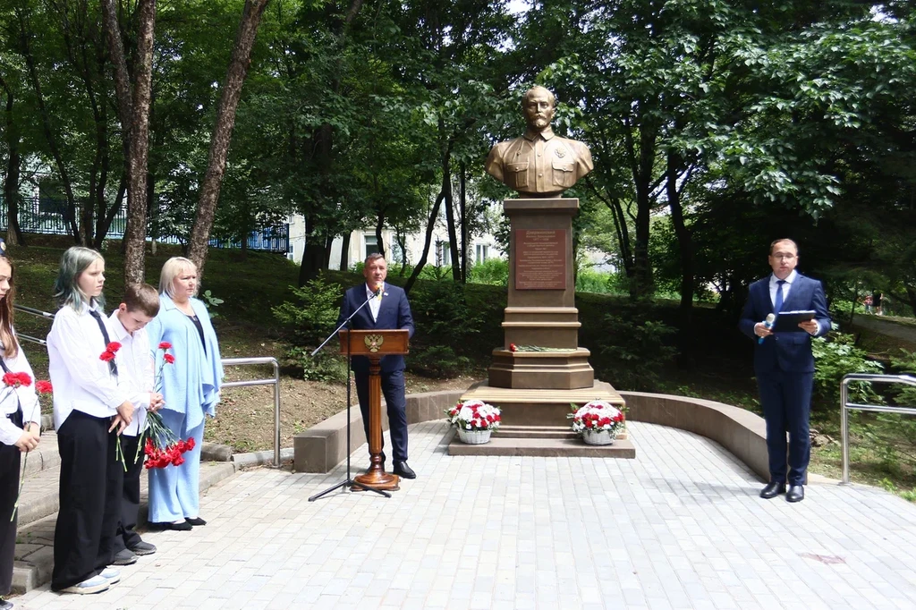 Памяти Феликса Дзержинского