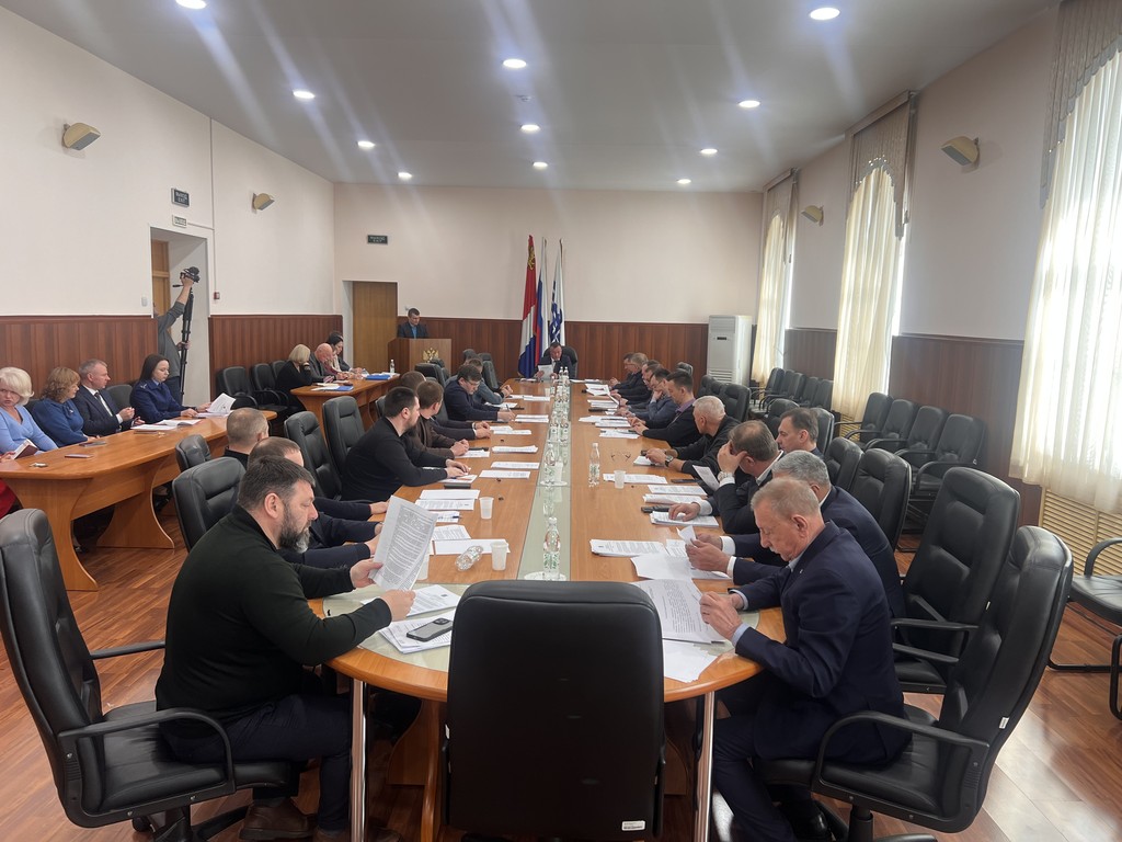 Председатель Думы Андрей Кузнецов провел мартовское заседание
