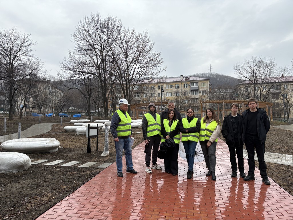 Молодые парламентарии продолжают активно участвовать в жизни города!