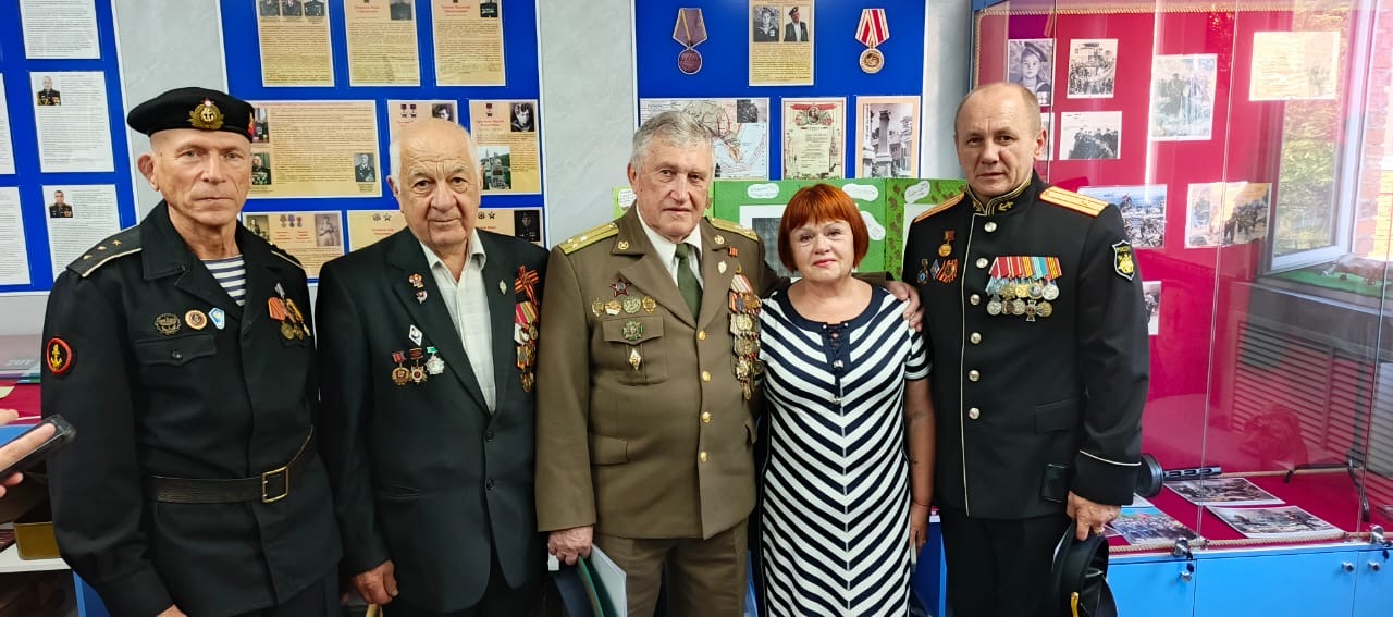 Торжественная передача наград